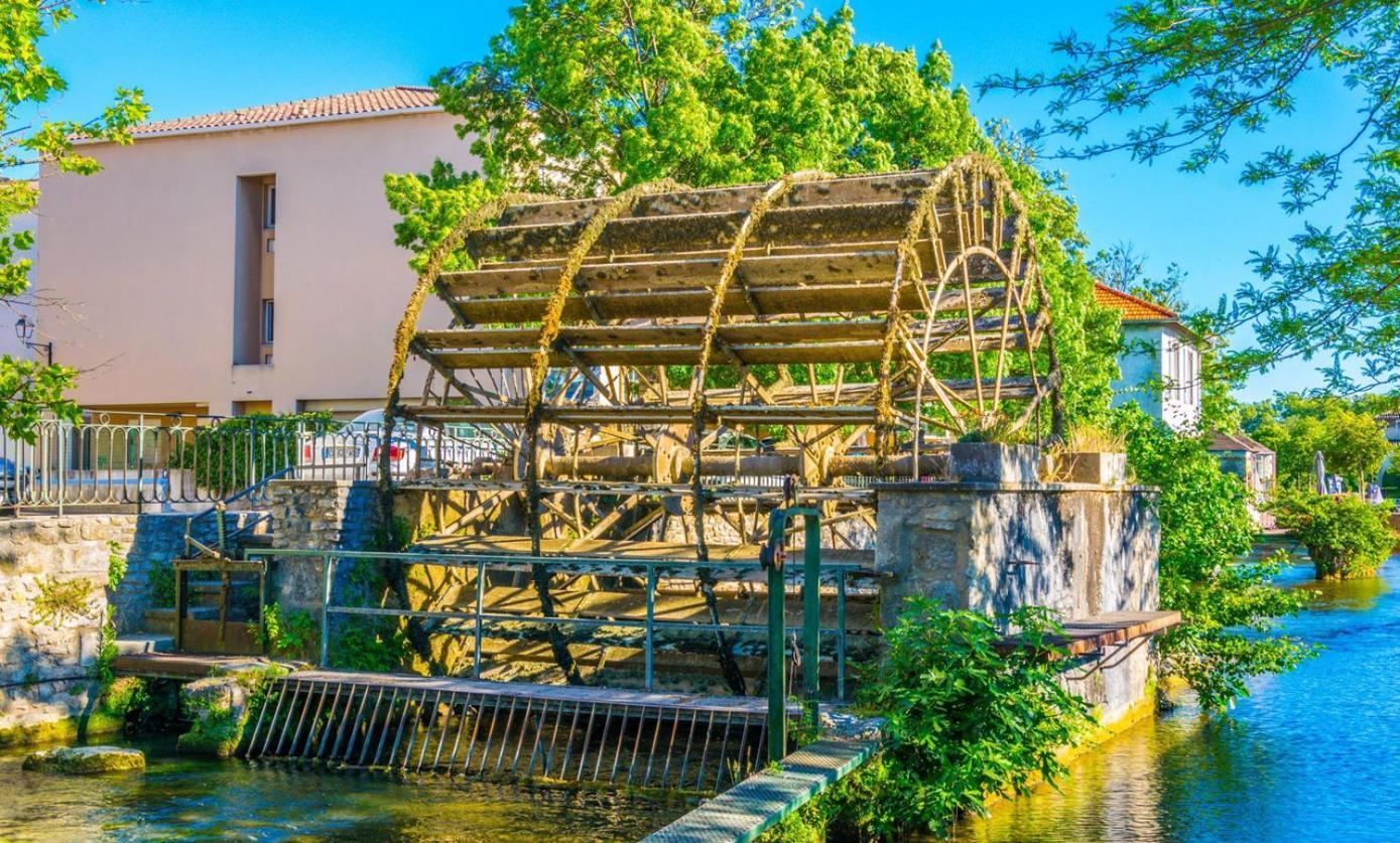 La Velleronnaise Villa Екстериор снимка